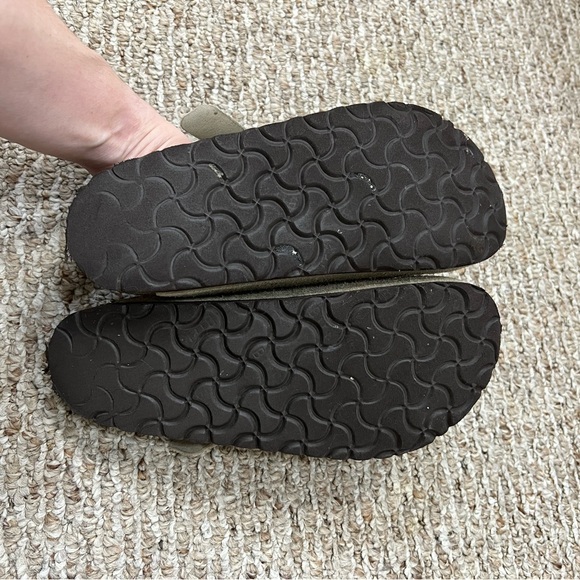 Birkenstock Boston Clogs in Taupe Soft Suede size 36
I - Picture 5 of 5
